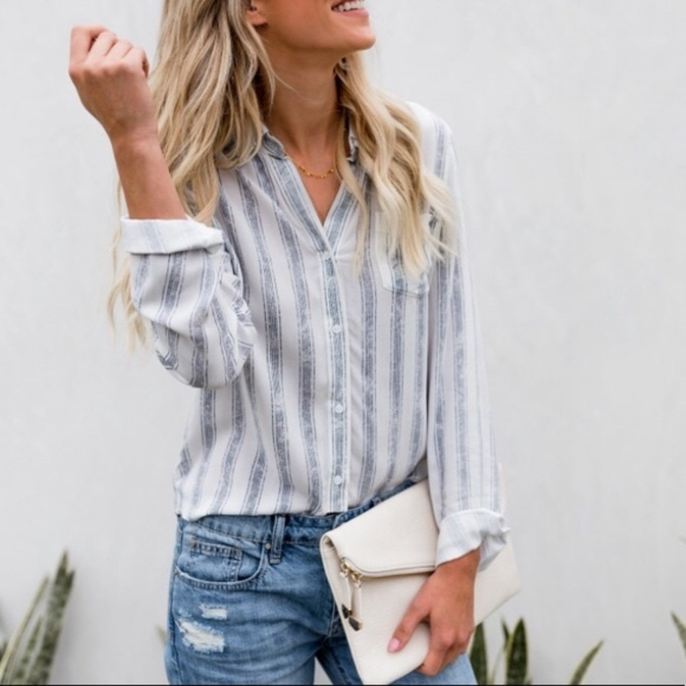 NWOT VICI button up SZ Small